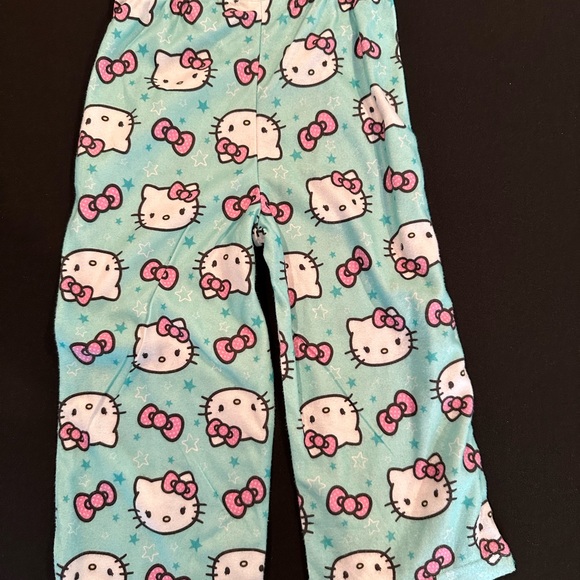 Hello Kitty 2pc PJ set - size 3T - Brand New Never worn - Picture 3 of 4